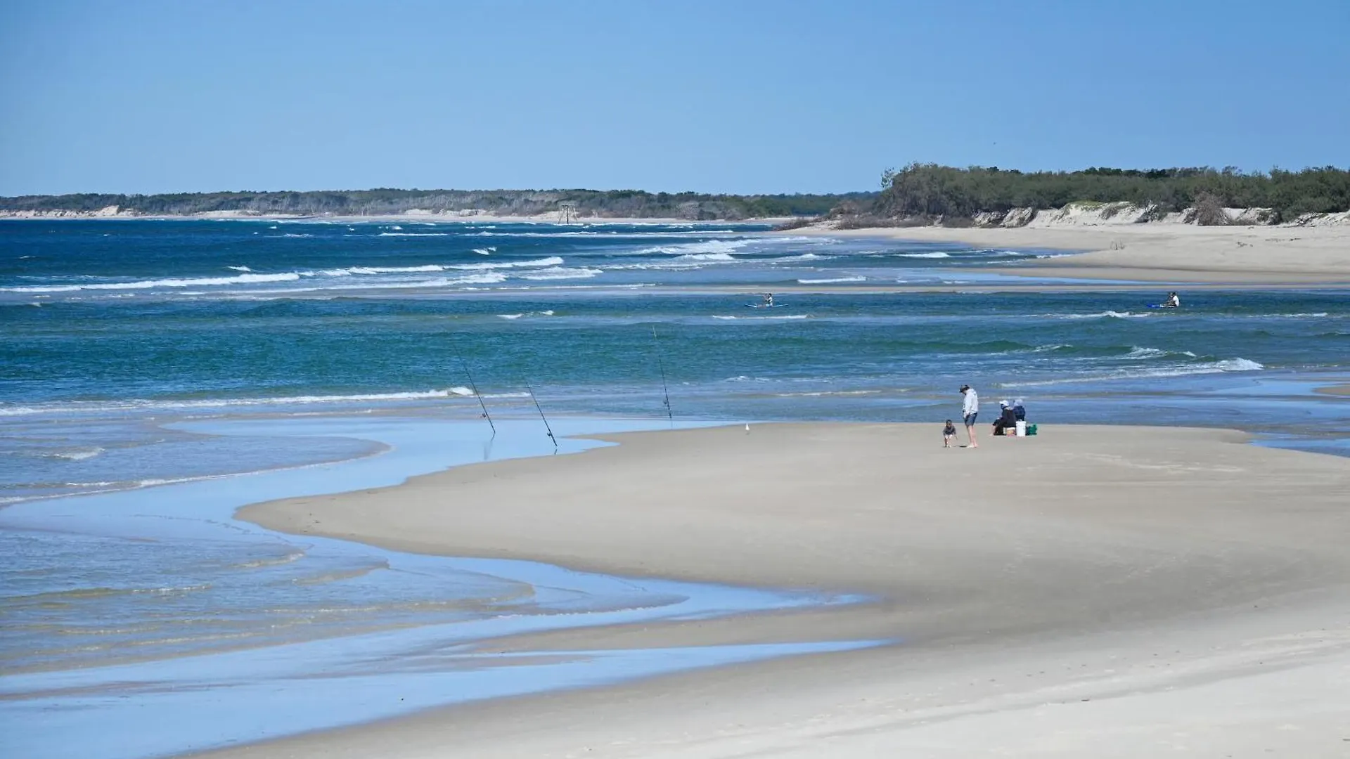 Spacious 3 Bedroom Delight - Shops & Beaches Zg1 Caloundra