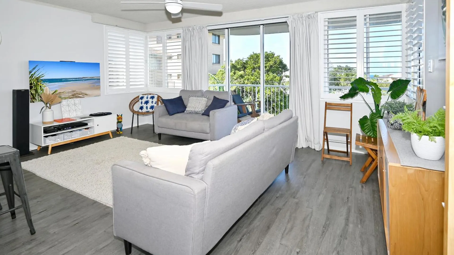 Spacious 3 Bedroom Delight - Shops & Beaches Zg1 Caloundra 0*,  Austrálie